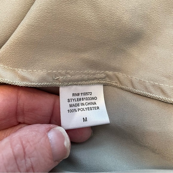 12th Street Cynthia Vincent Abstract Floral Dress
Ruffles - Size Medium - Picture 11 of 12